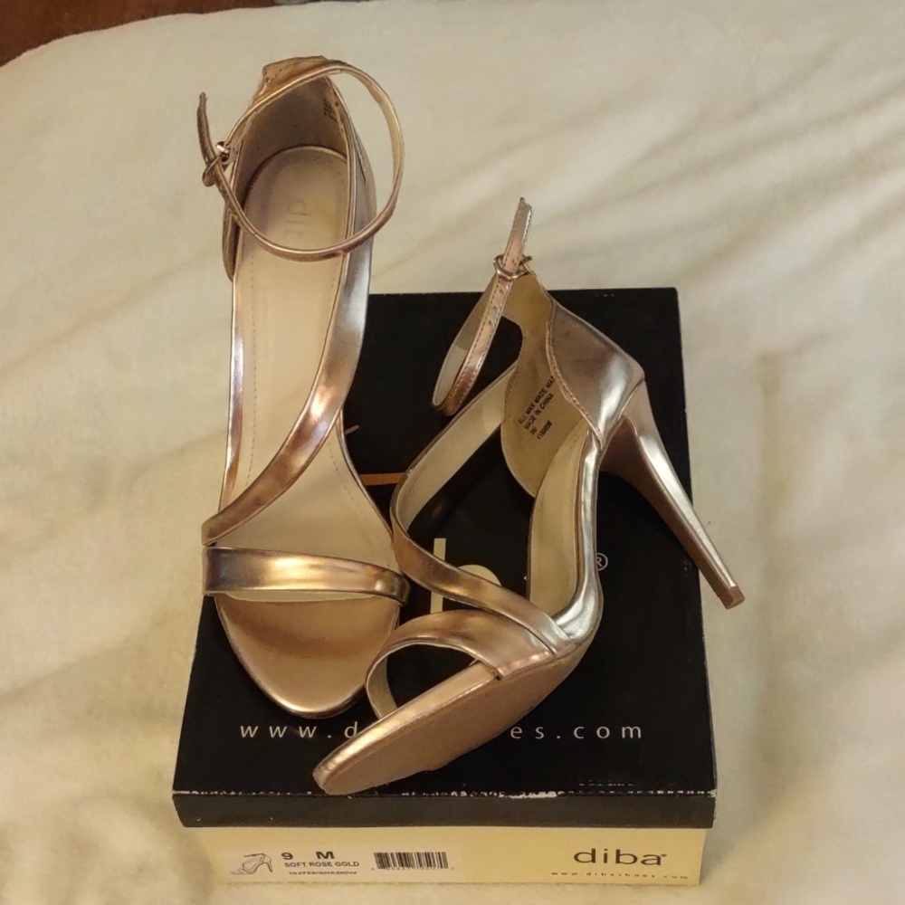 Diba Rose Gold Heels size 9 EUC
